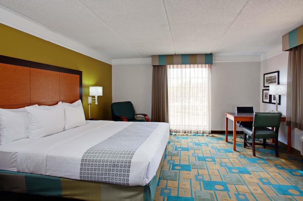 La Quinta Inn By Wyndham San Diego Chula Vista Exterior photo