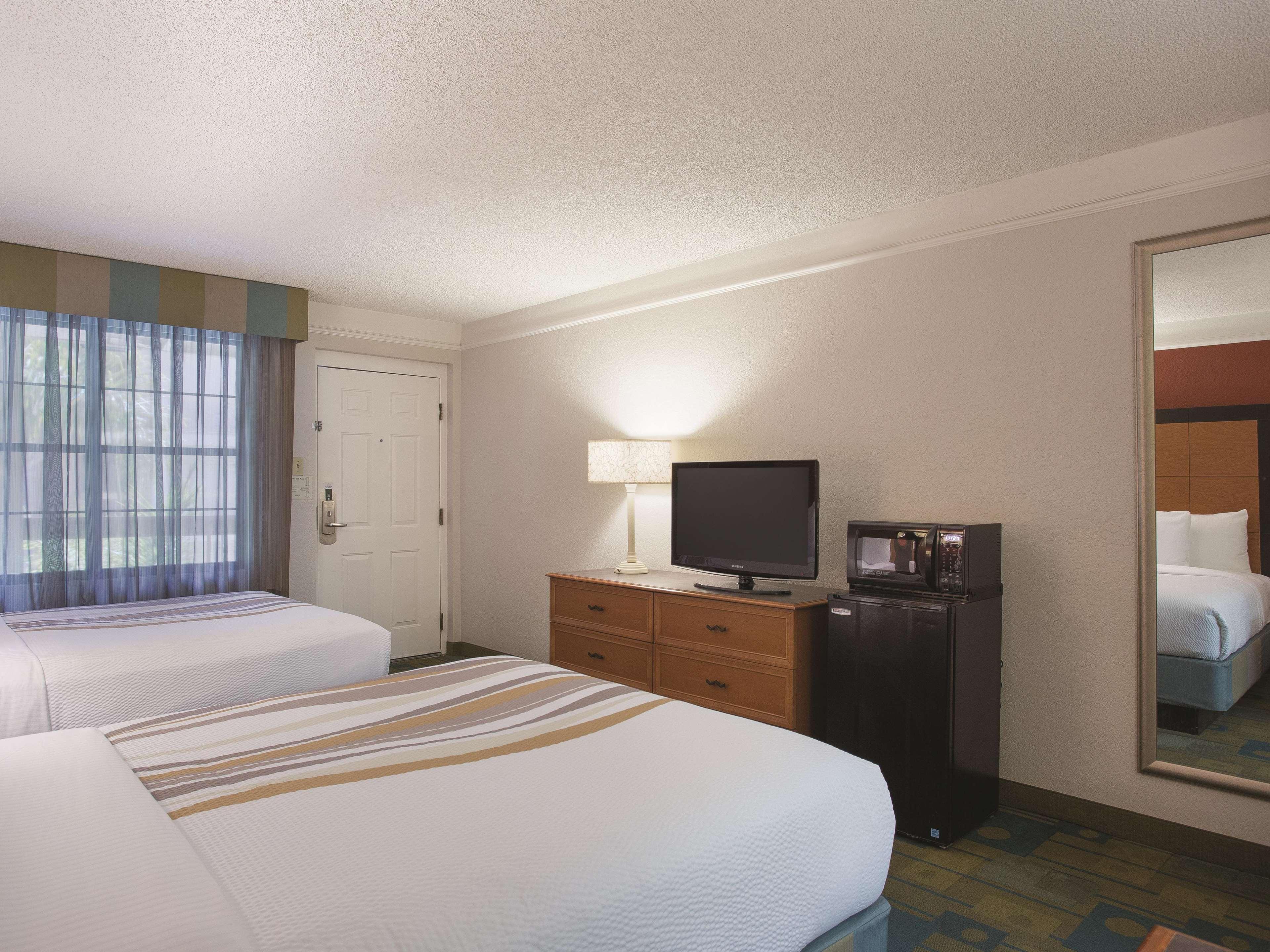 La Quinta Inn By Wyndham San Diego Chula Vista Exterior photo